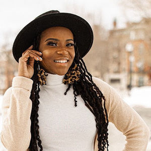 Meet your Posher, Alexis